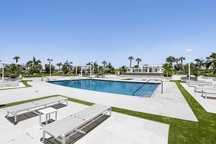 New Heated Pool, Spa, Gas Grills