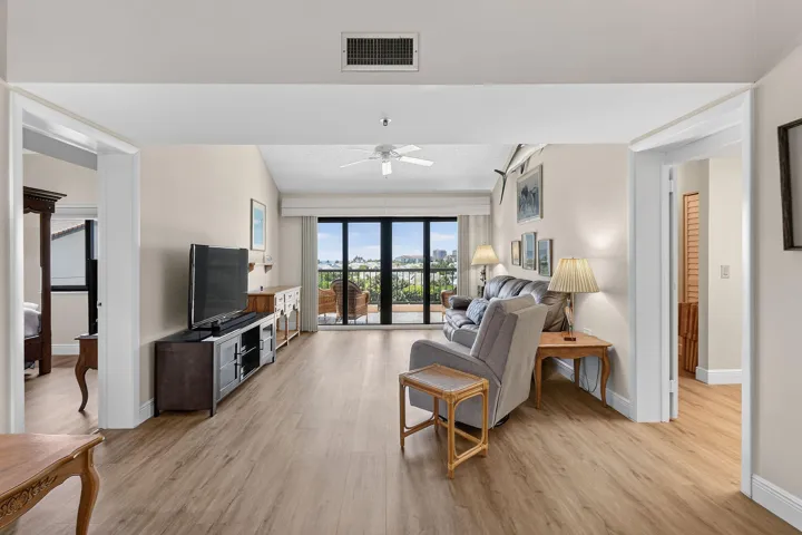 201OceanBluffsBlvd#501(16)