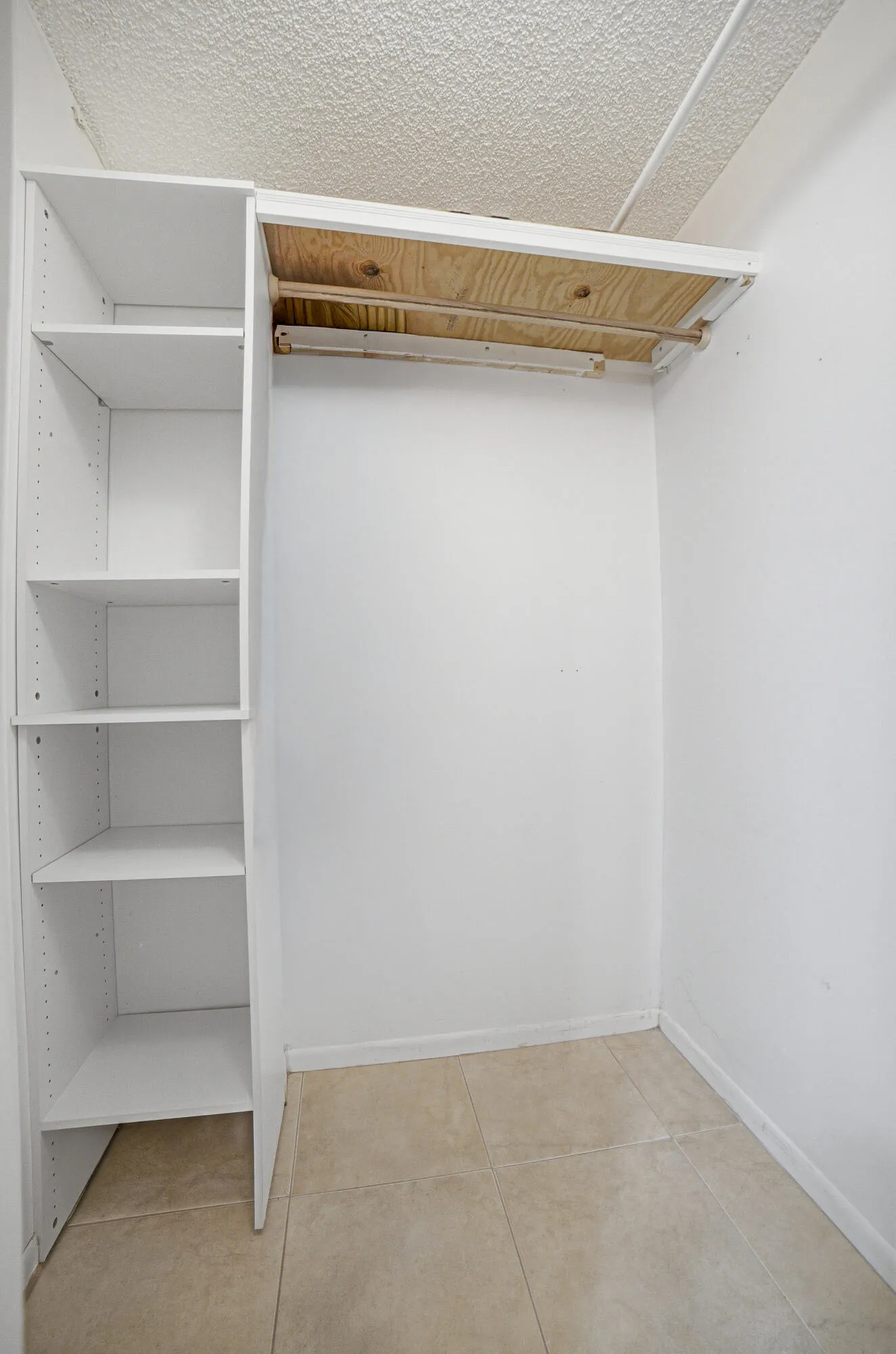 Bedroom2 - Closet
