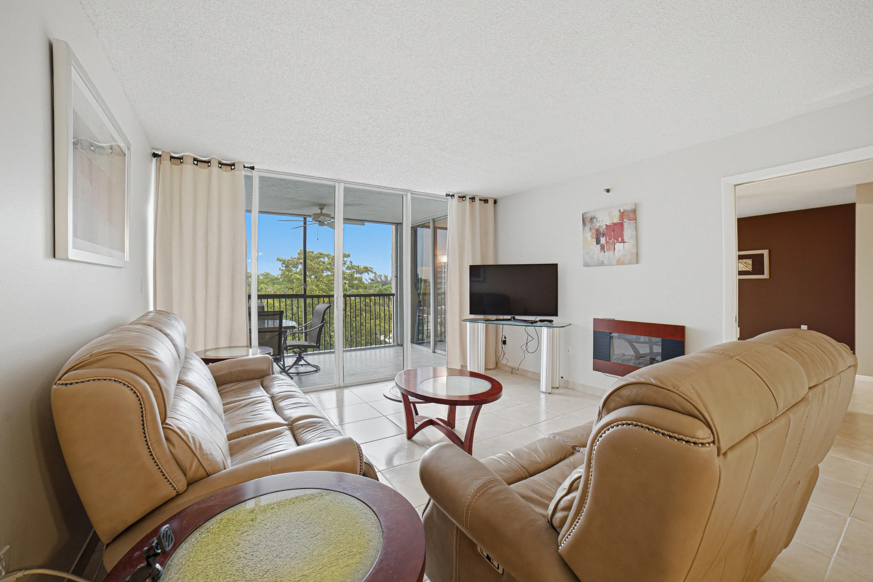 Livingroom - B