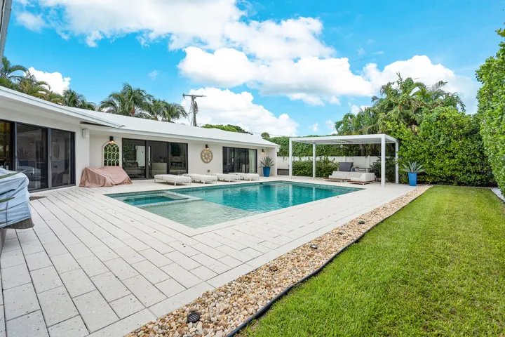032-1117LakeDrive-DelrayBeach-FL-33444-F