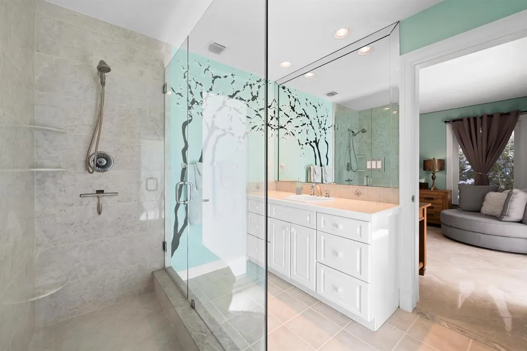 CABANA BATH /BATHROOM #3