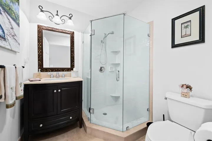 BATHROOM #4