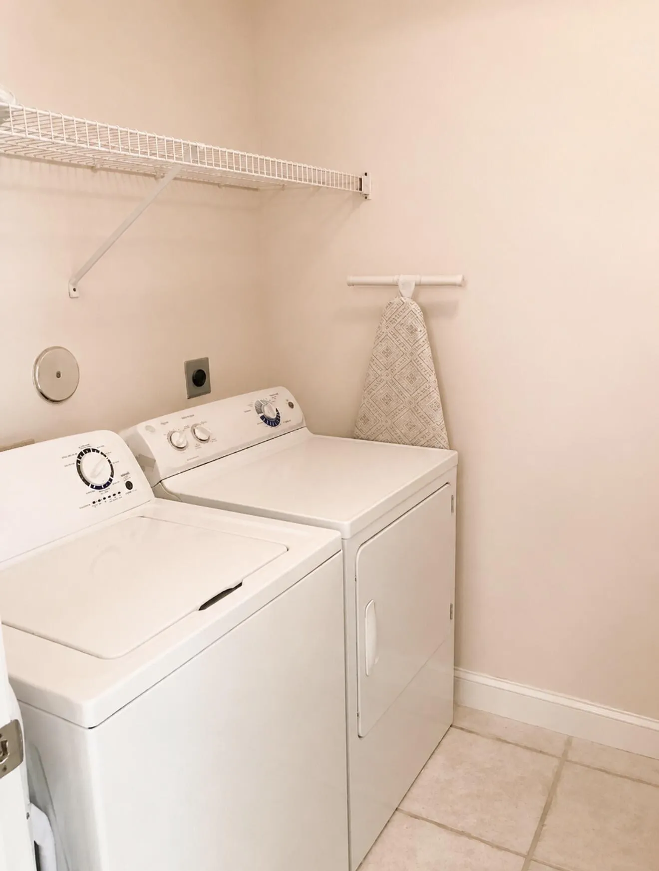 14.Laundry room
