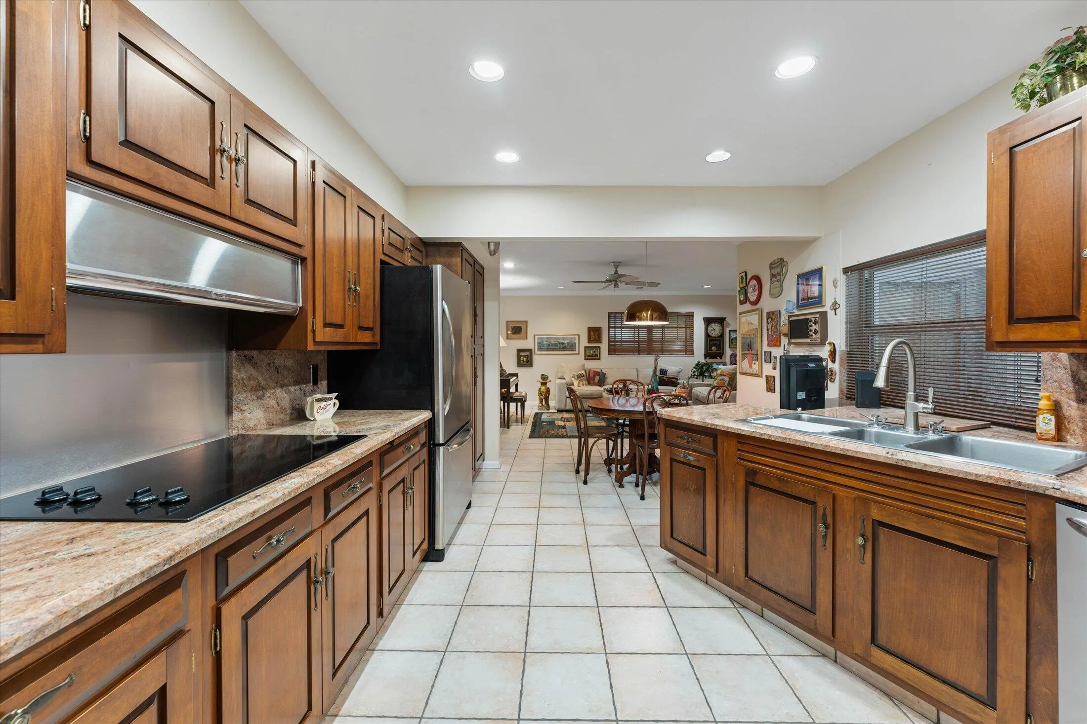 19-4835 Pierce St, Hollywood-57