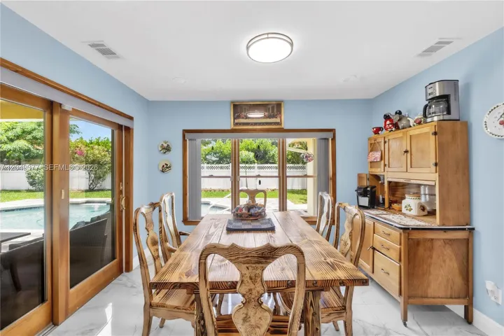 Dining off kitchen