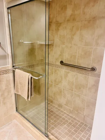 Guest Bath 1