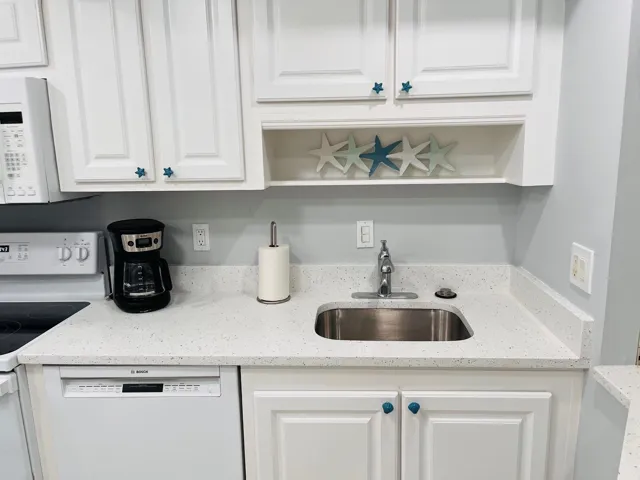 New quartz counters