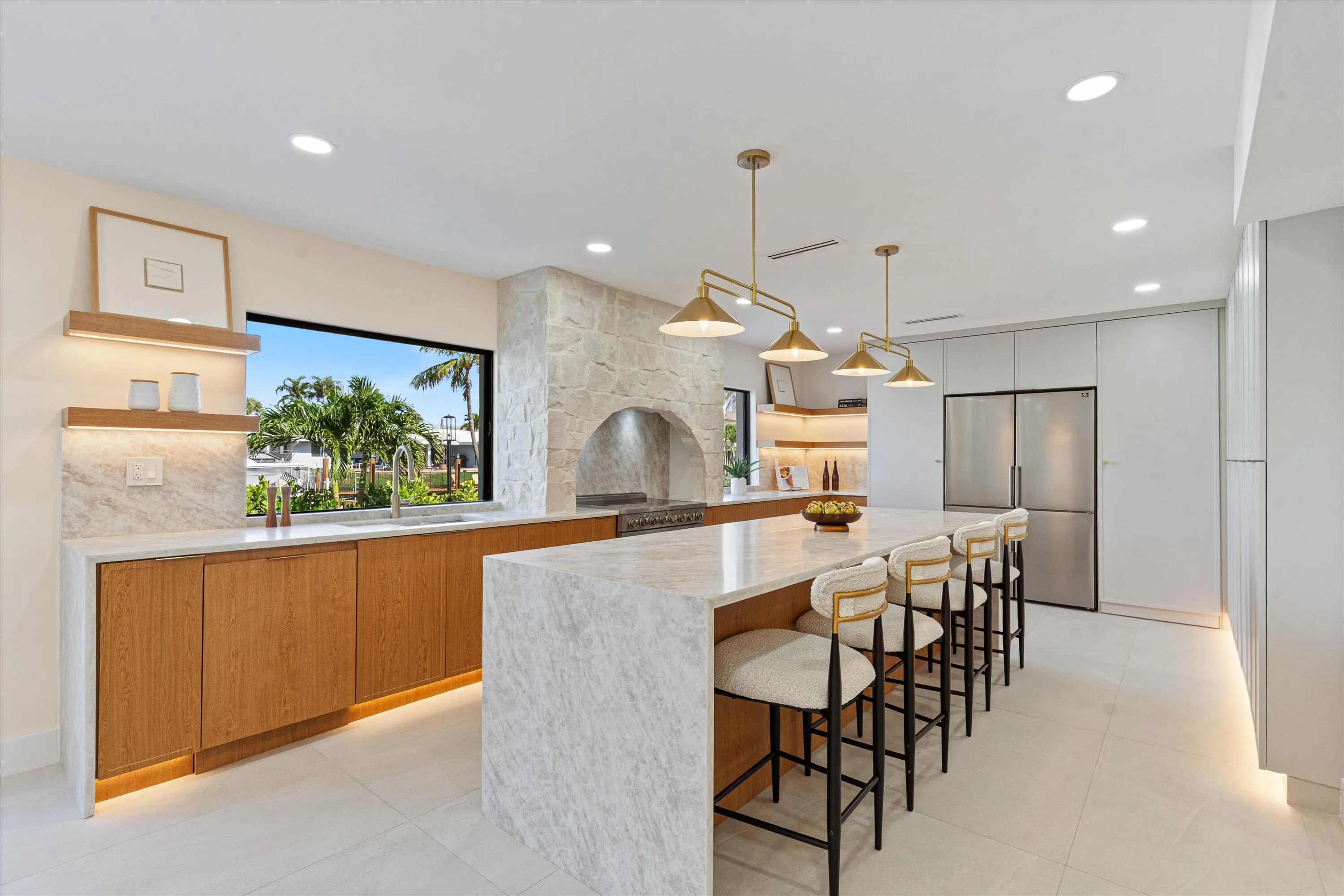 07-3711 NE 27th Ave LHP, FL-104
