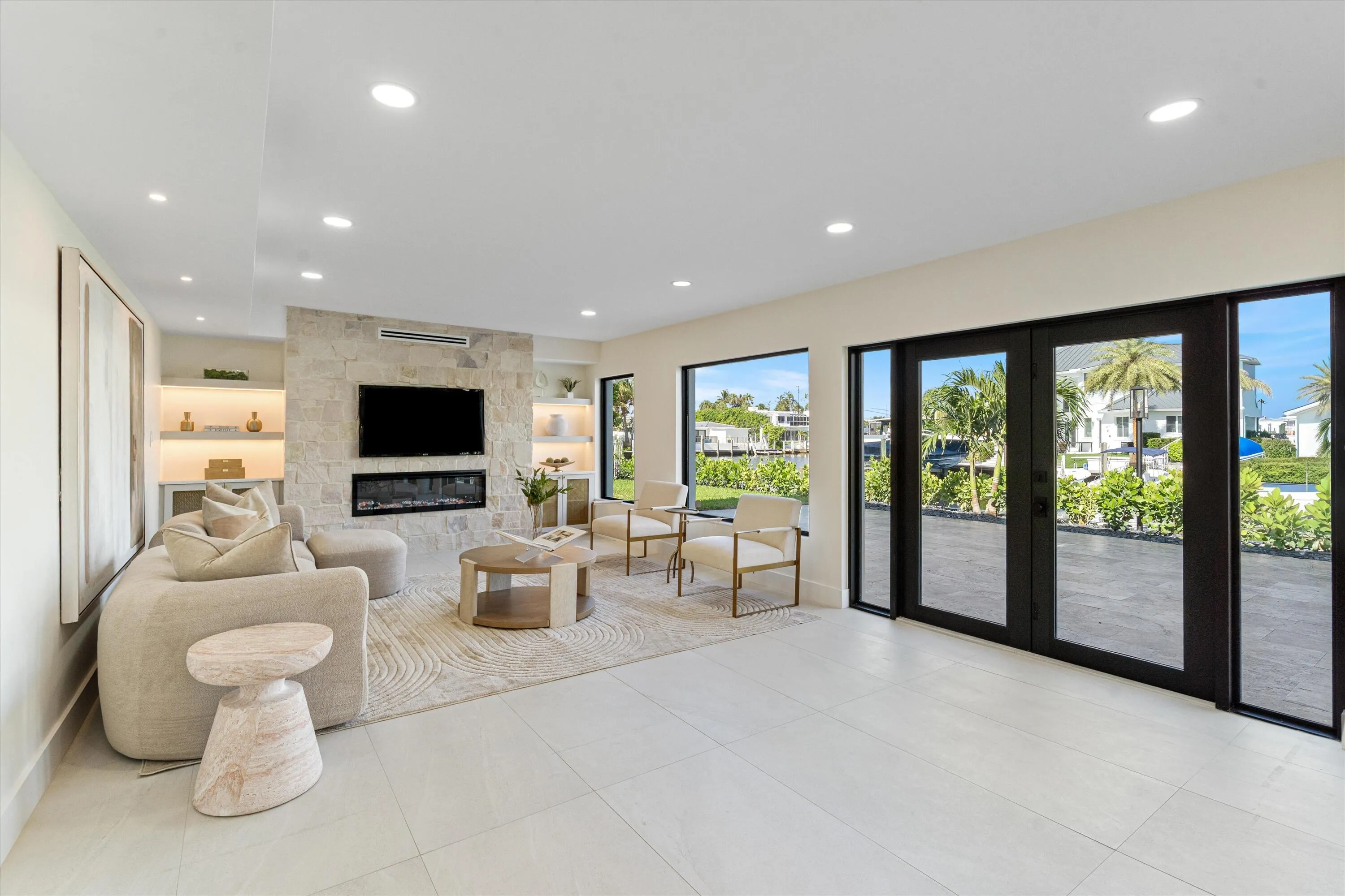 04-3711 NE 27th Ave LHP, FL-100