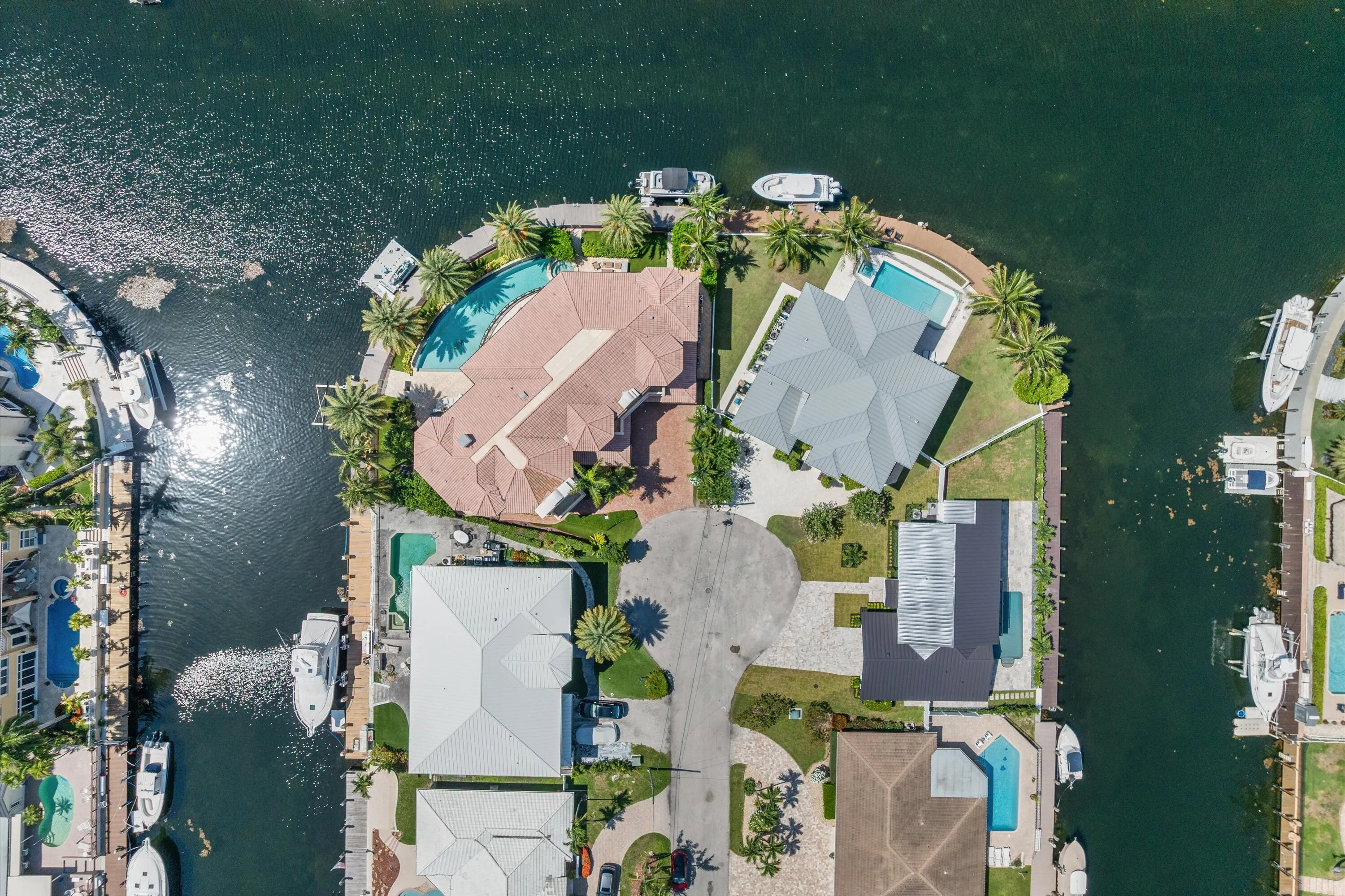 40-3711 NE 27th Ave LHP, FL-911