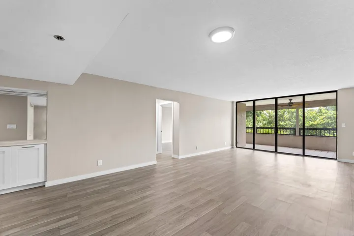 009-6420BocaDelMarDrive-207-BocaRaton-FL