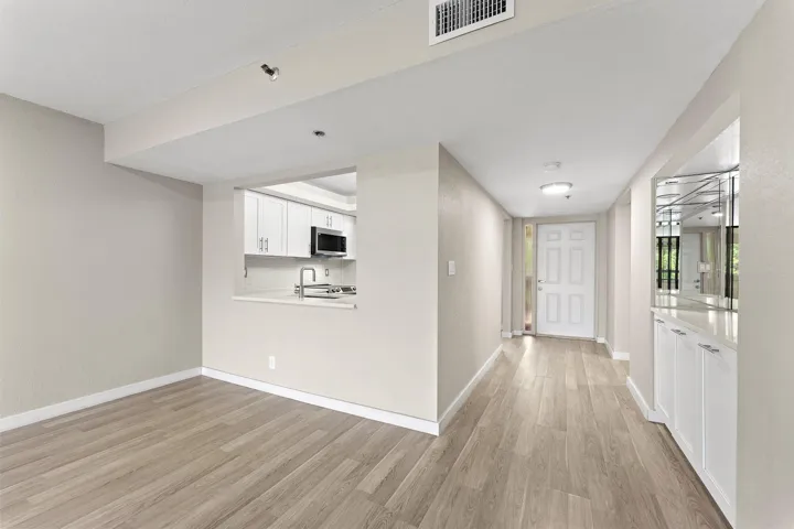 010-6420BocaDelMarDrive-207-BocaRaton-FL