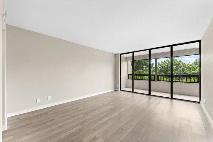 019-6420BocaDelMarDrive-207-BocaRaton-FL