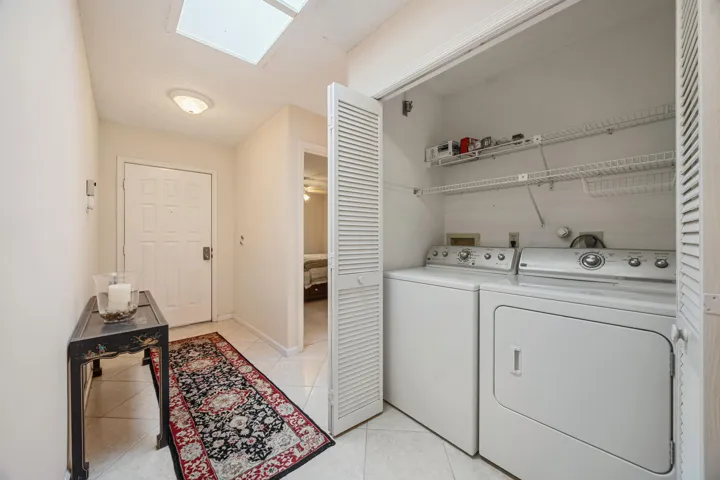 Entry/Laundry