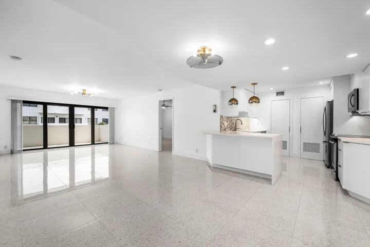 004-330Southeast20thAvenue-408-Deerfield