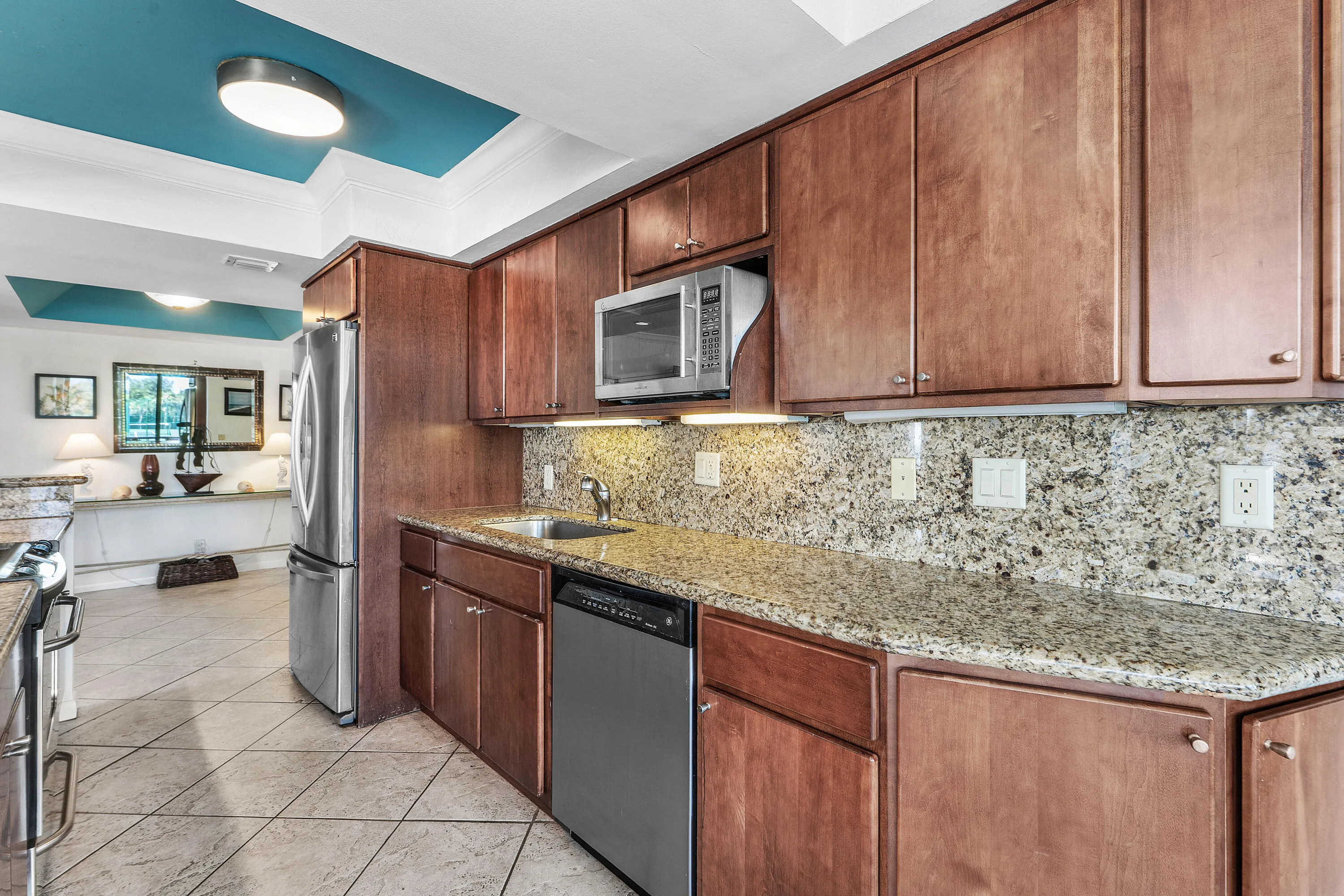 015-5540NorthOceanDrive-1C-RivieraBeach-