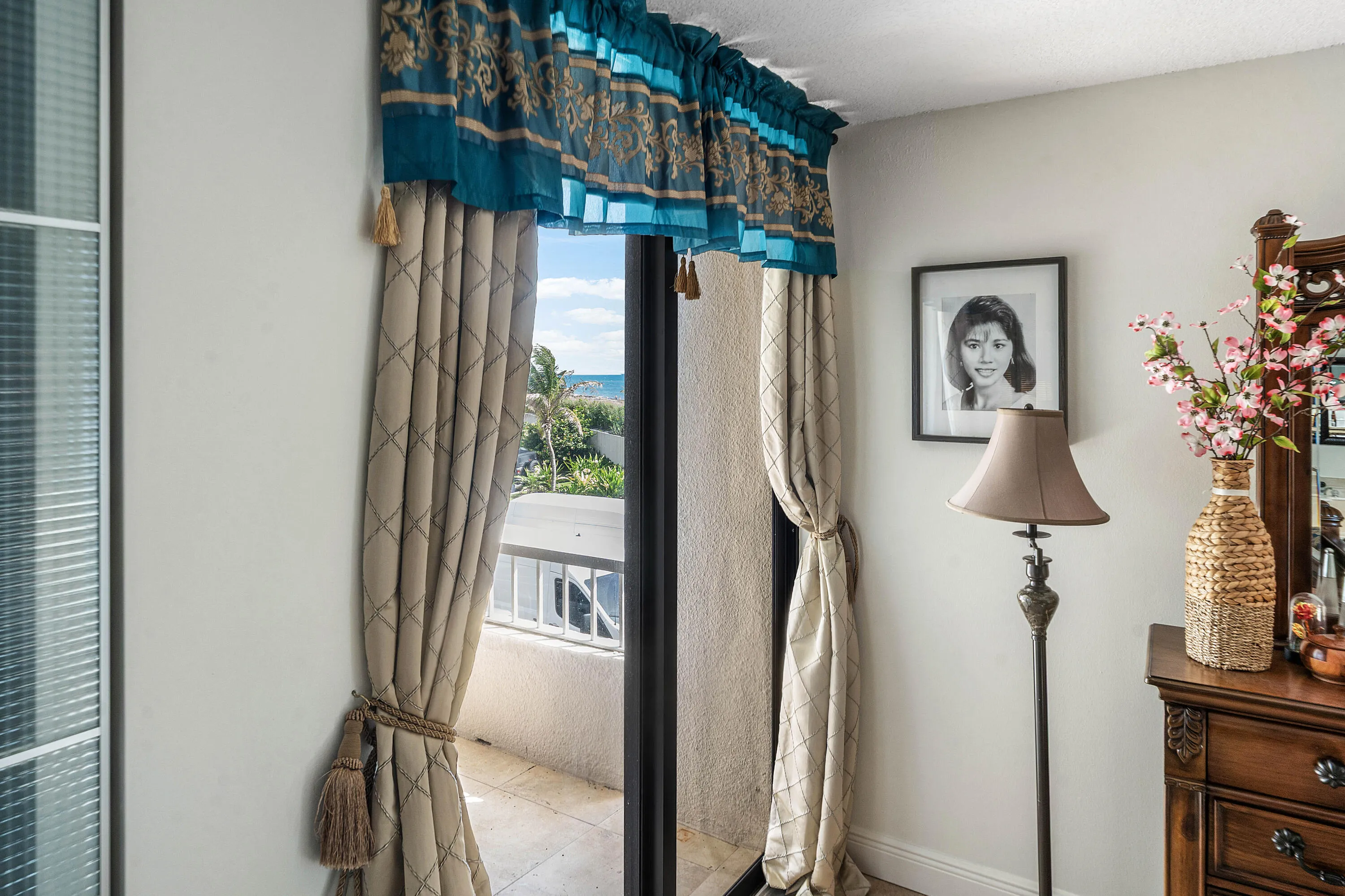 020-5540NorthOceanDrive-1C-RivieraBeach-