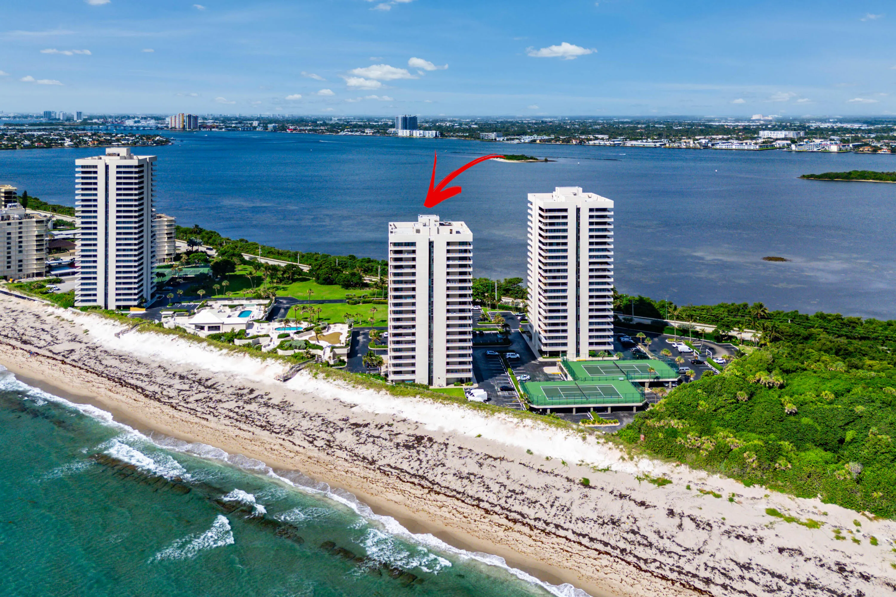 050-5540NorthOceanDrive-1C-RivieraBeach-