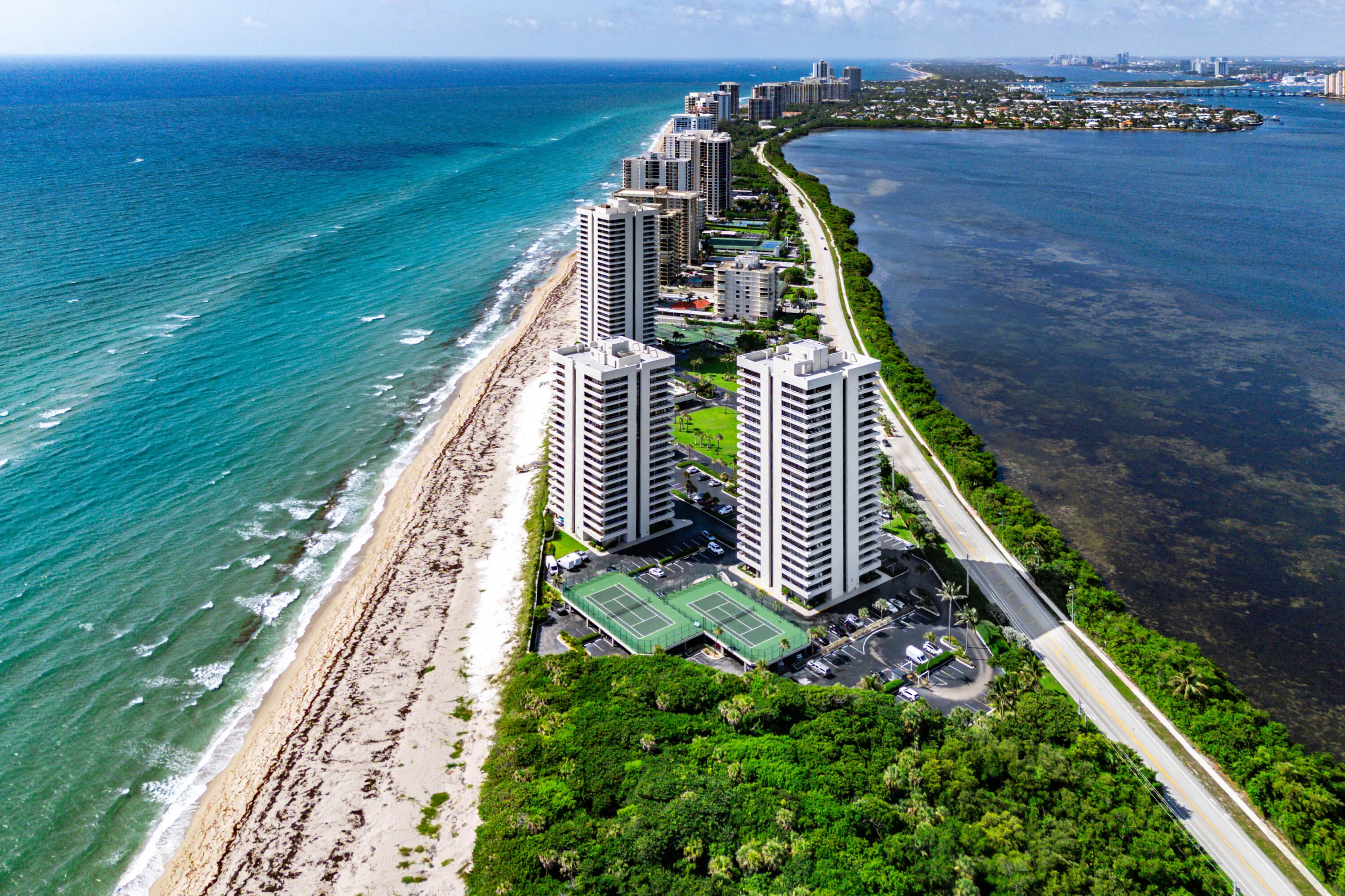 055-5540NorthOceanDrive-1C-RivieraBeach-
