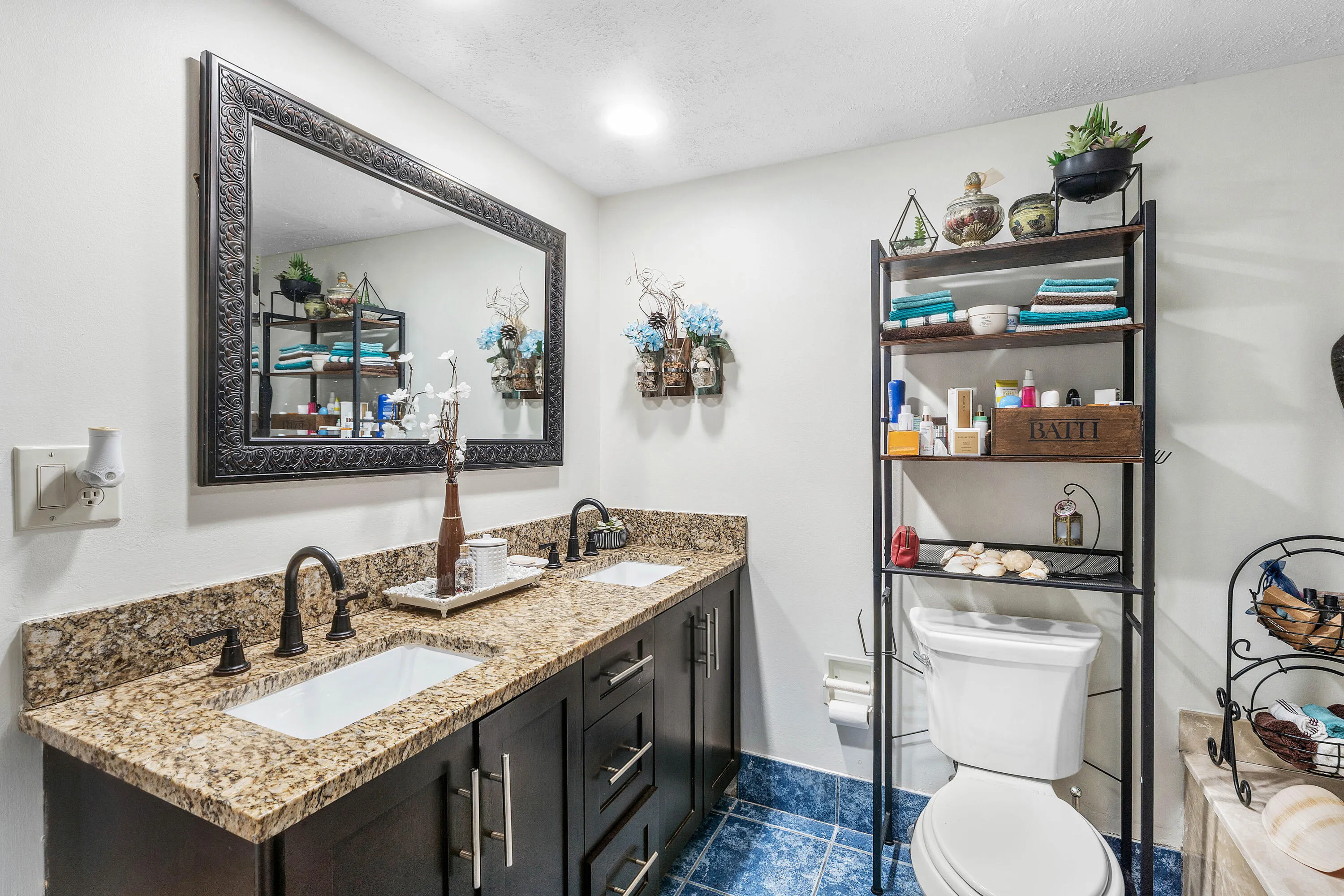 027-5540NorthOceanDrive-1C-RivieraBeach-