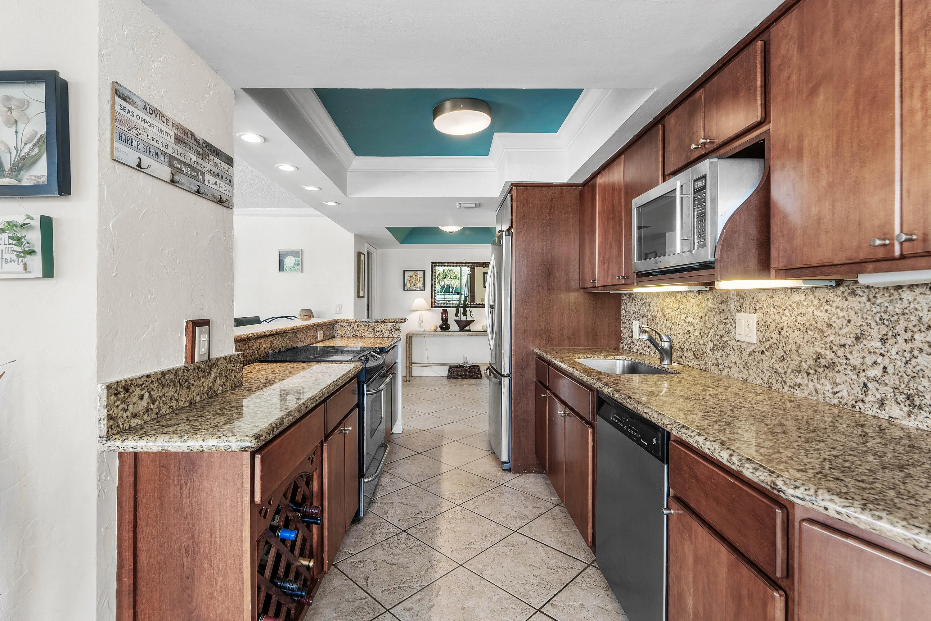 014-5540NorthOceanDrive-1C-RivieraBeach-