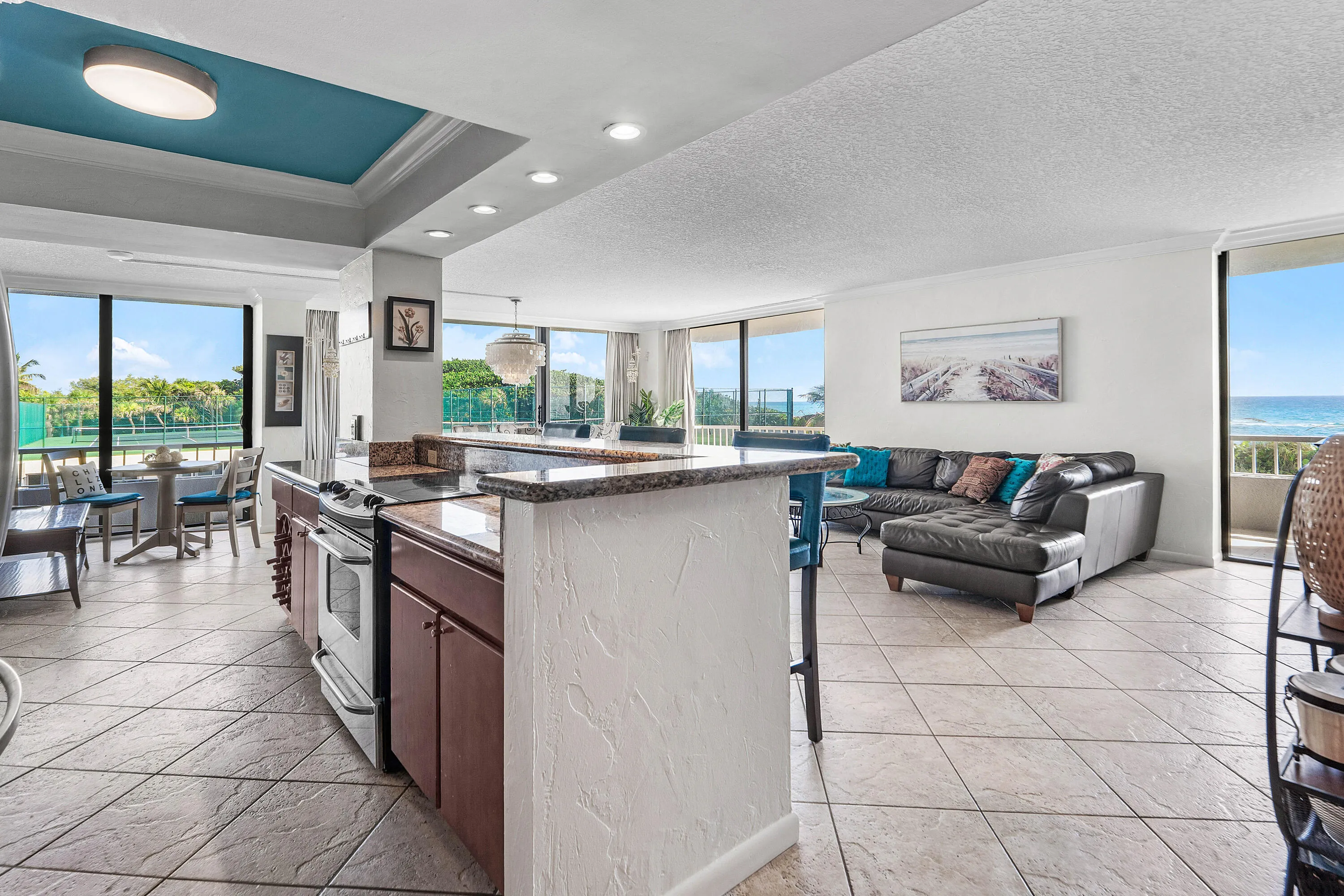 008-5540NorthOceanDrive-1C-RivieraBeach-