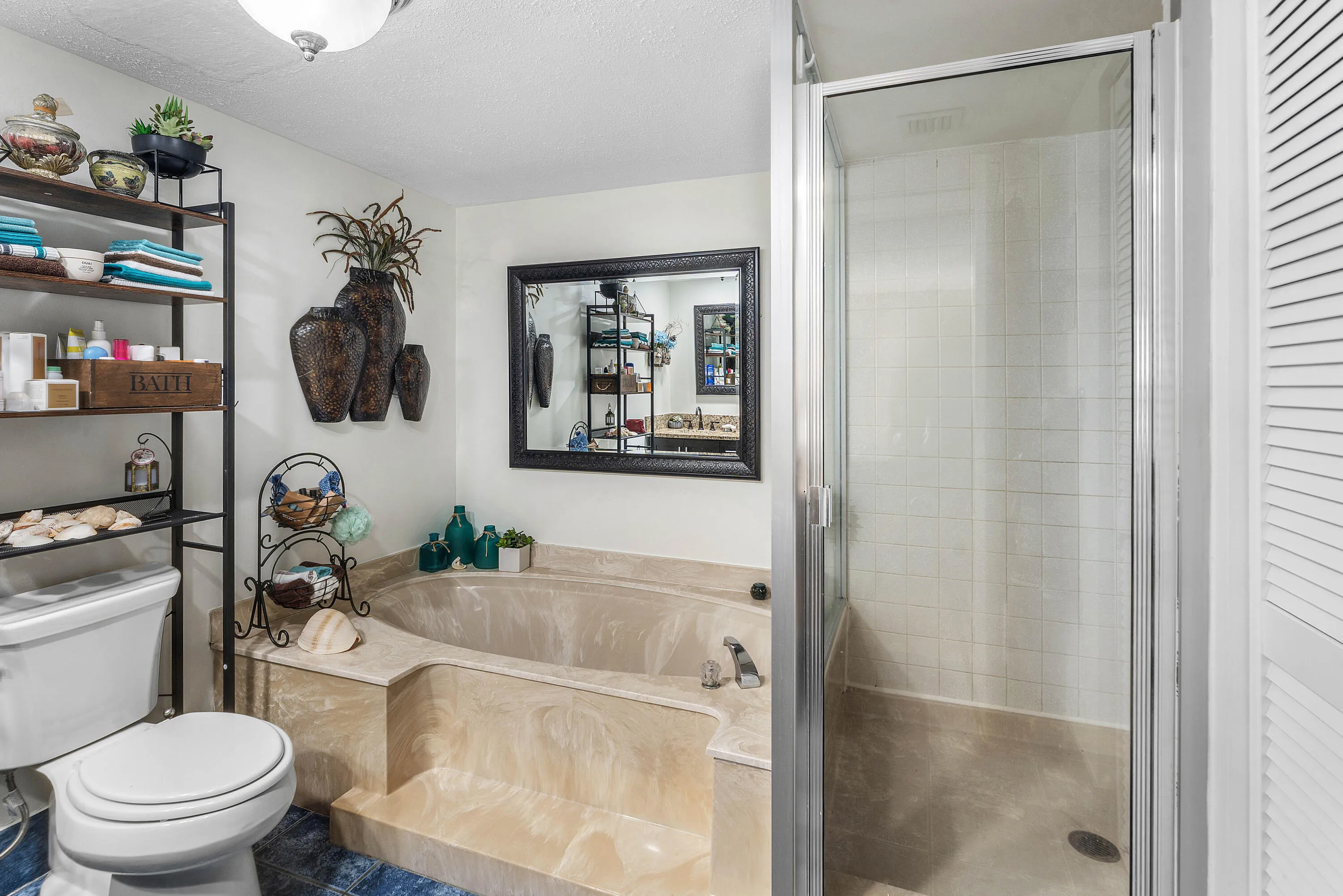026-5540NorthOceanDrive-1C-RivieraBeach-