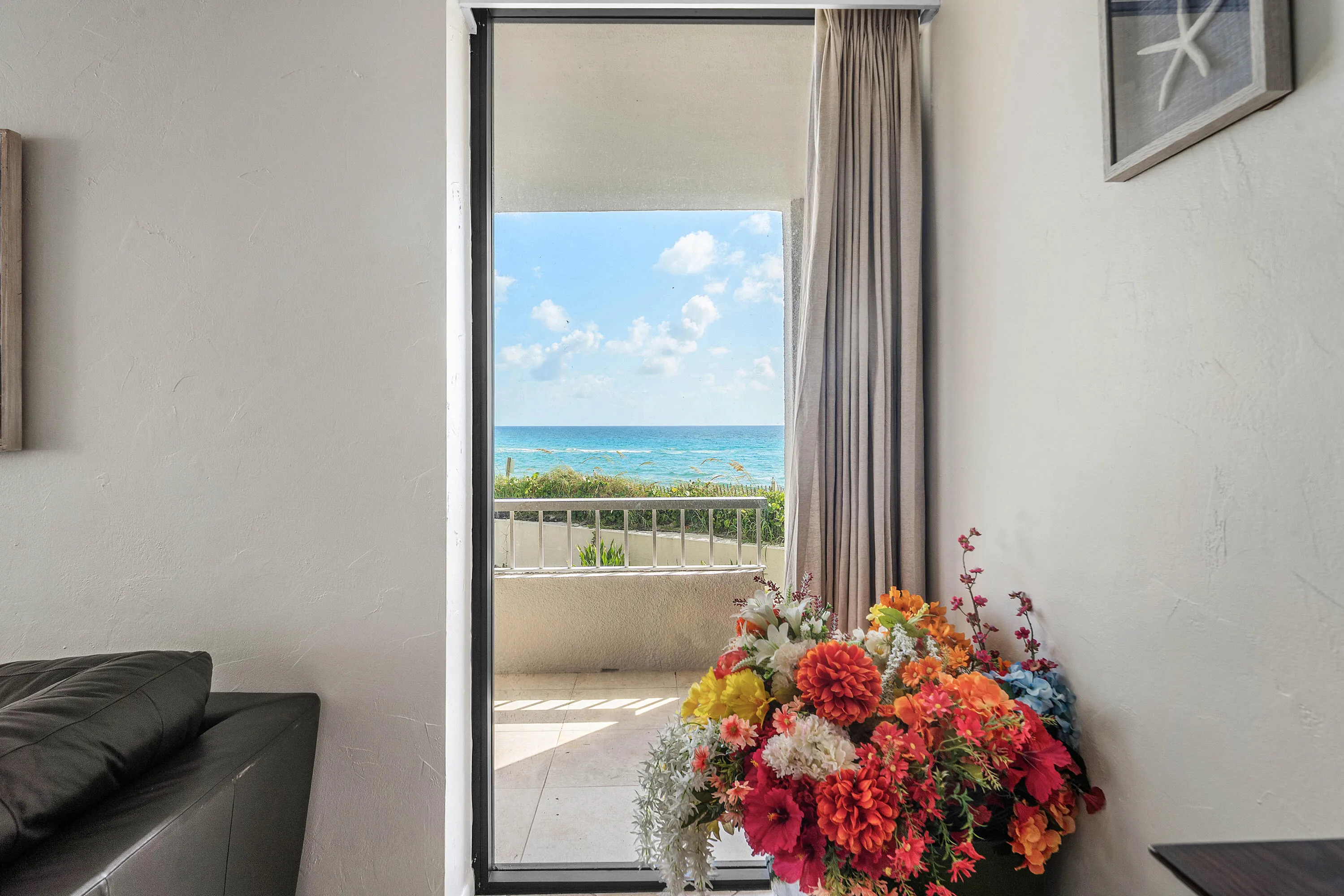 016-5540NorthOceanDrive-1C-RivieraBeach-