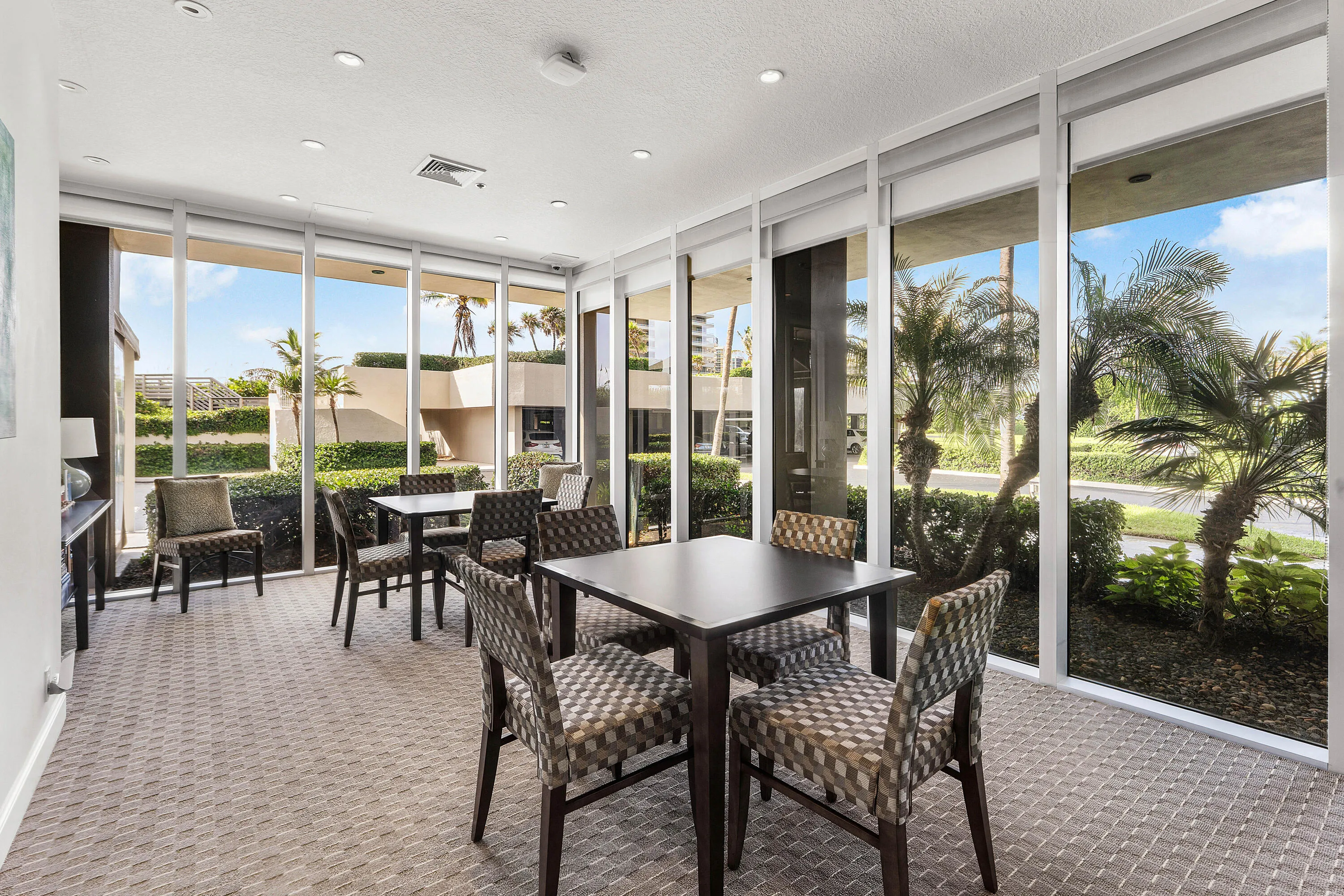 039-5540NorthOceanDrive-1C-RivieraBeach-
