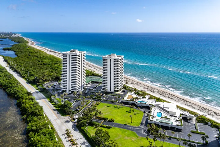 045-5540NorthOceanDrive-1C-RivieraBeach-