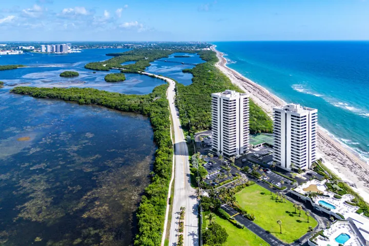046-5540NorthOceanDrive-1C-RivieraBeach-