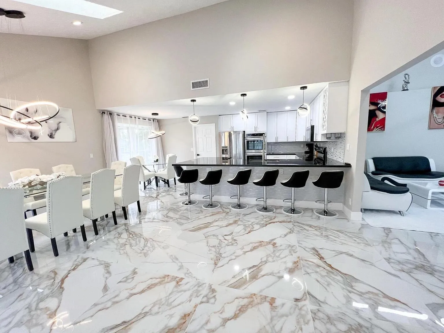 Family room 1
