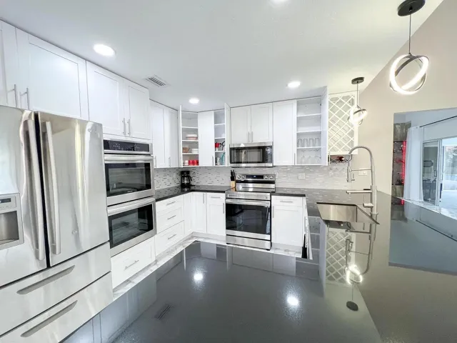 Kitchen side