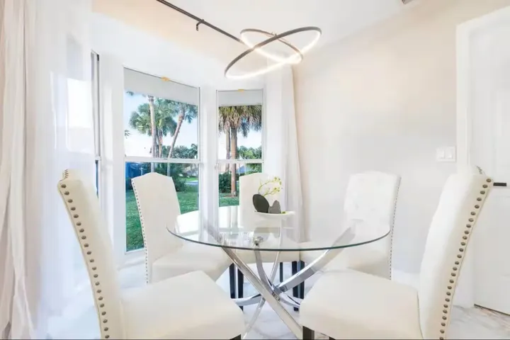 b1a8f959-f086-4b2a-a771-2440dbb65845