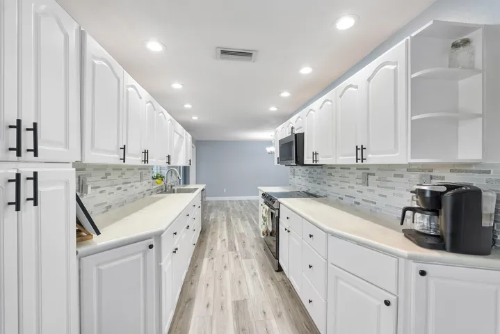 10625 Nw 37th St_037