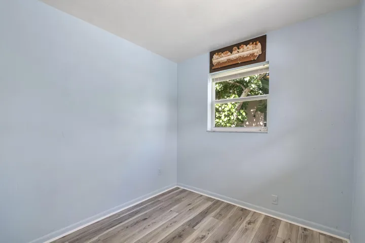 10625 Nw 37th St_040