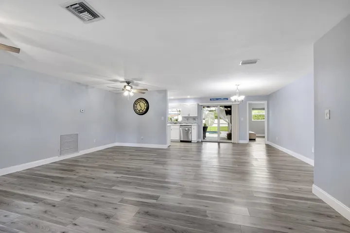 10625 Nw 37th St_028