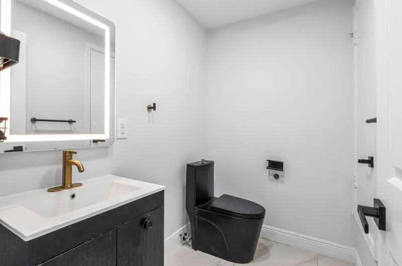 1st Level Guest bathroom
