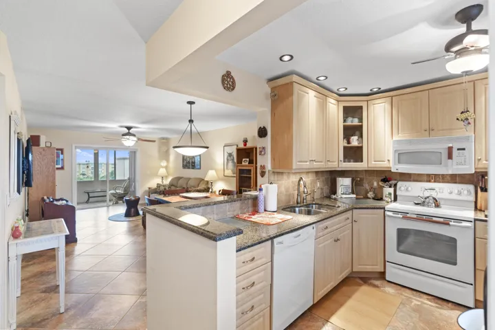 Kitchen/Living