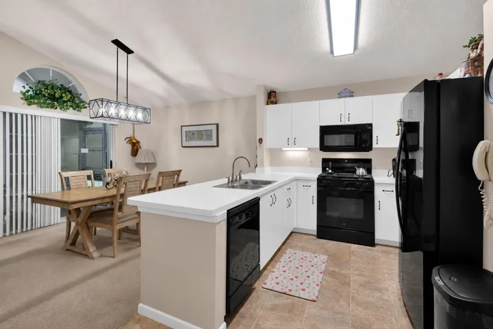 Kitchen/Dining