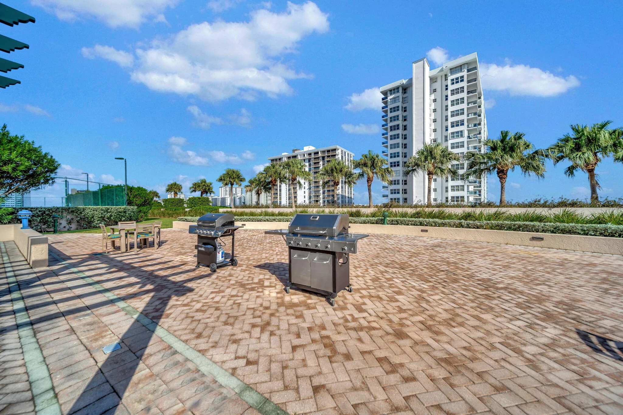 47-web-or-mls-Exterior-13