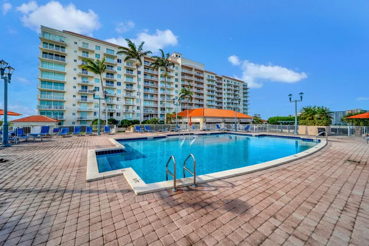 42-web-or-mls-Exterior-18