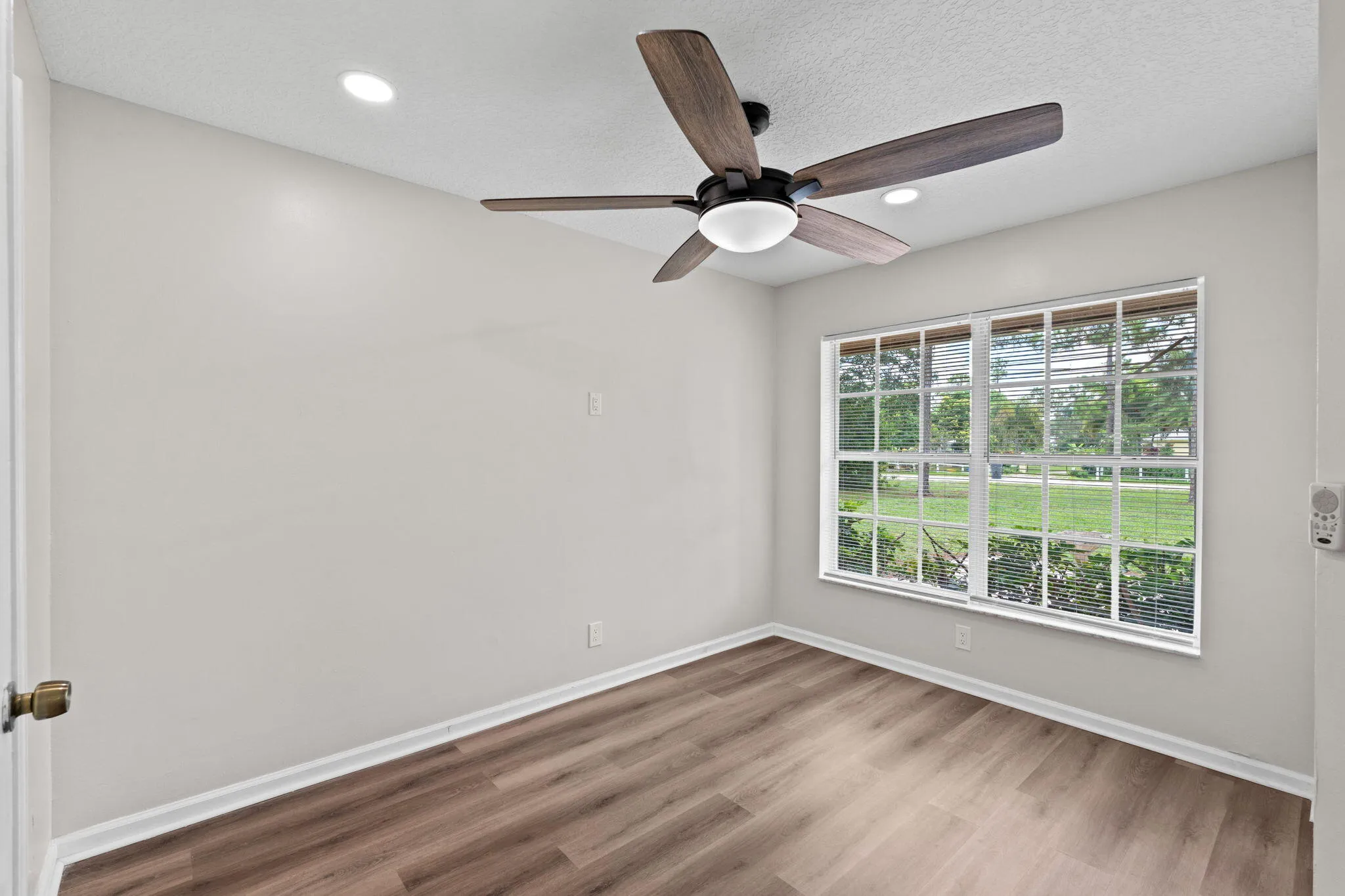 20-web-or-mls-A7409017