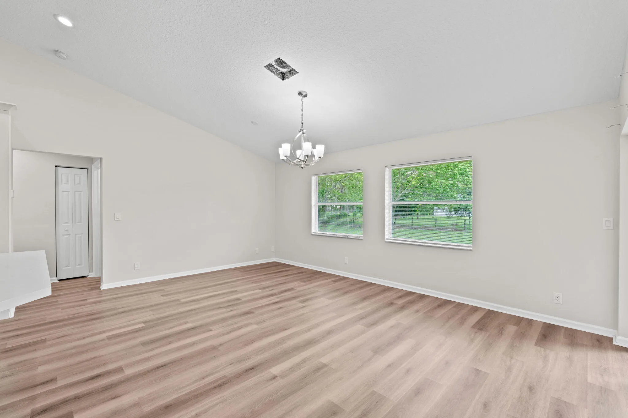 22-web-or-mls-A7409041