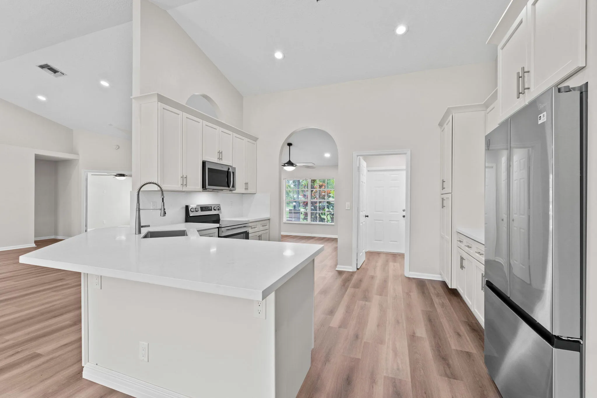 13-web-or-mls-A7409059
