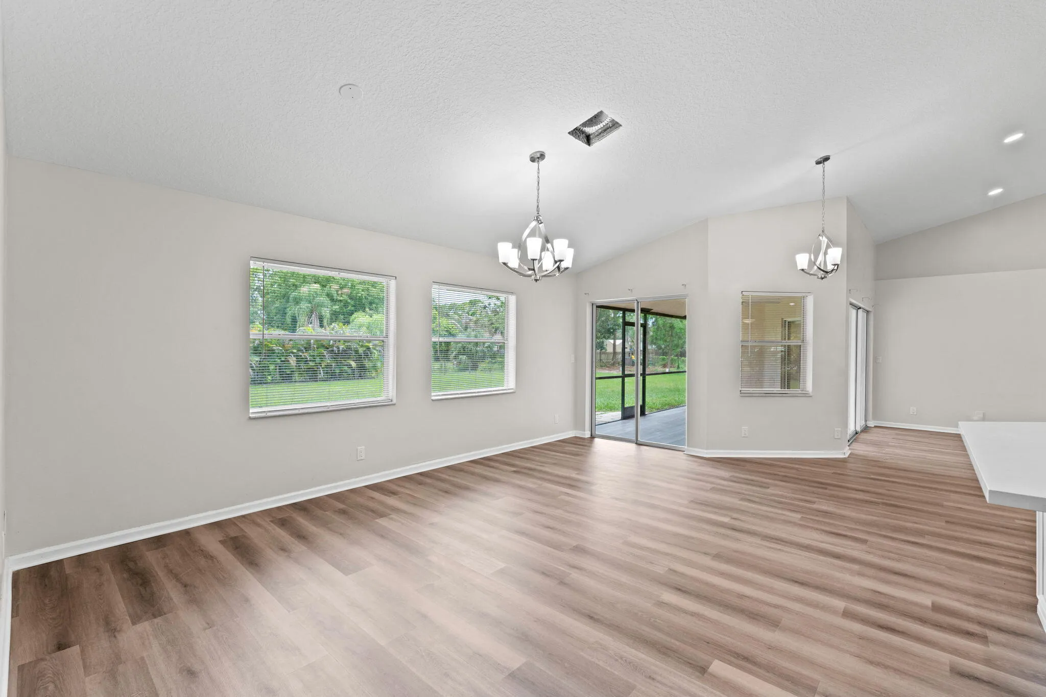 18-web-or-mls-A7409056