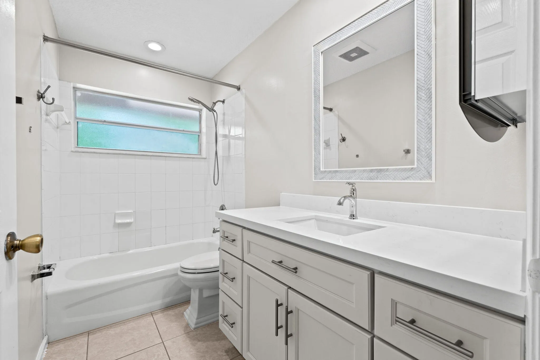 27-web-or-mls-A7409104