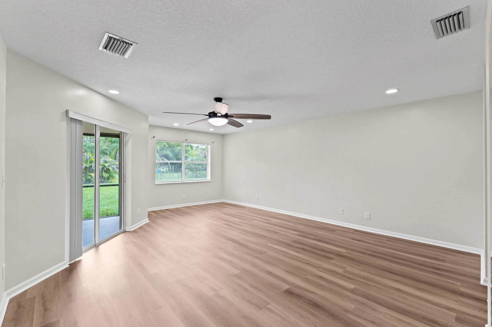 29-web-or-mls-A7409107