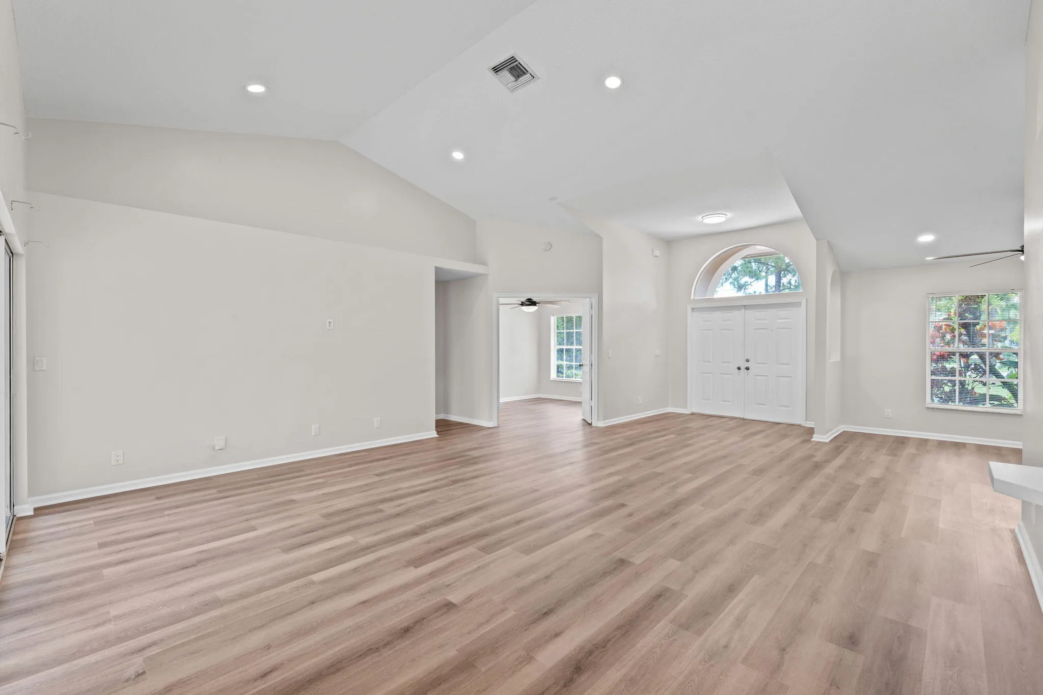 6-web-or-mls-A7409038